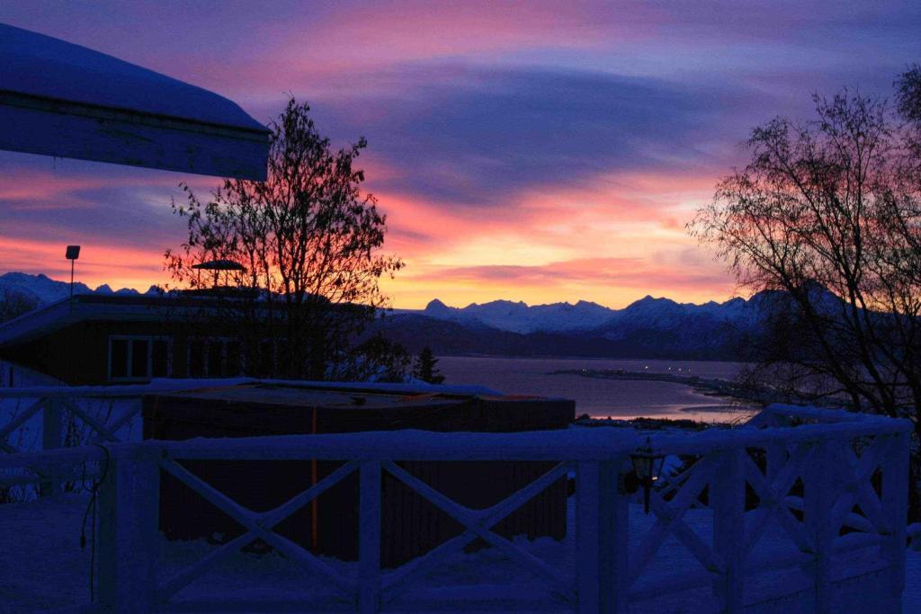 Halcyon Heights B&B/Inn Хоумър Екстериор снимка